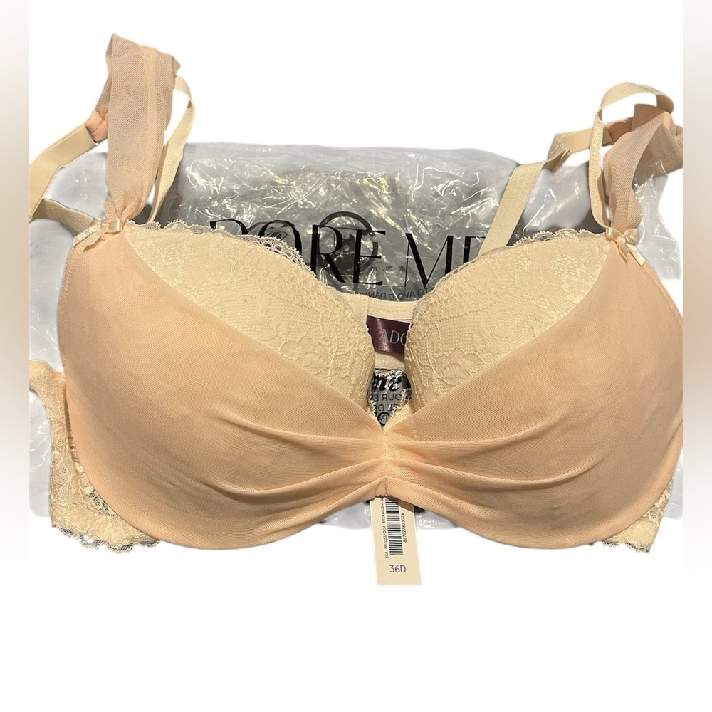 Adore me beautiful NWT bras with lace andcutchon cups. Size 36 D